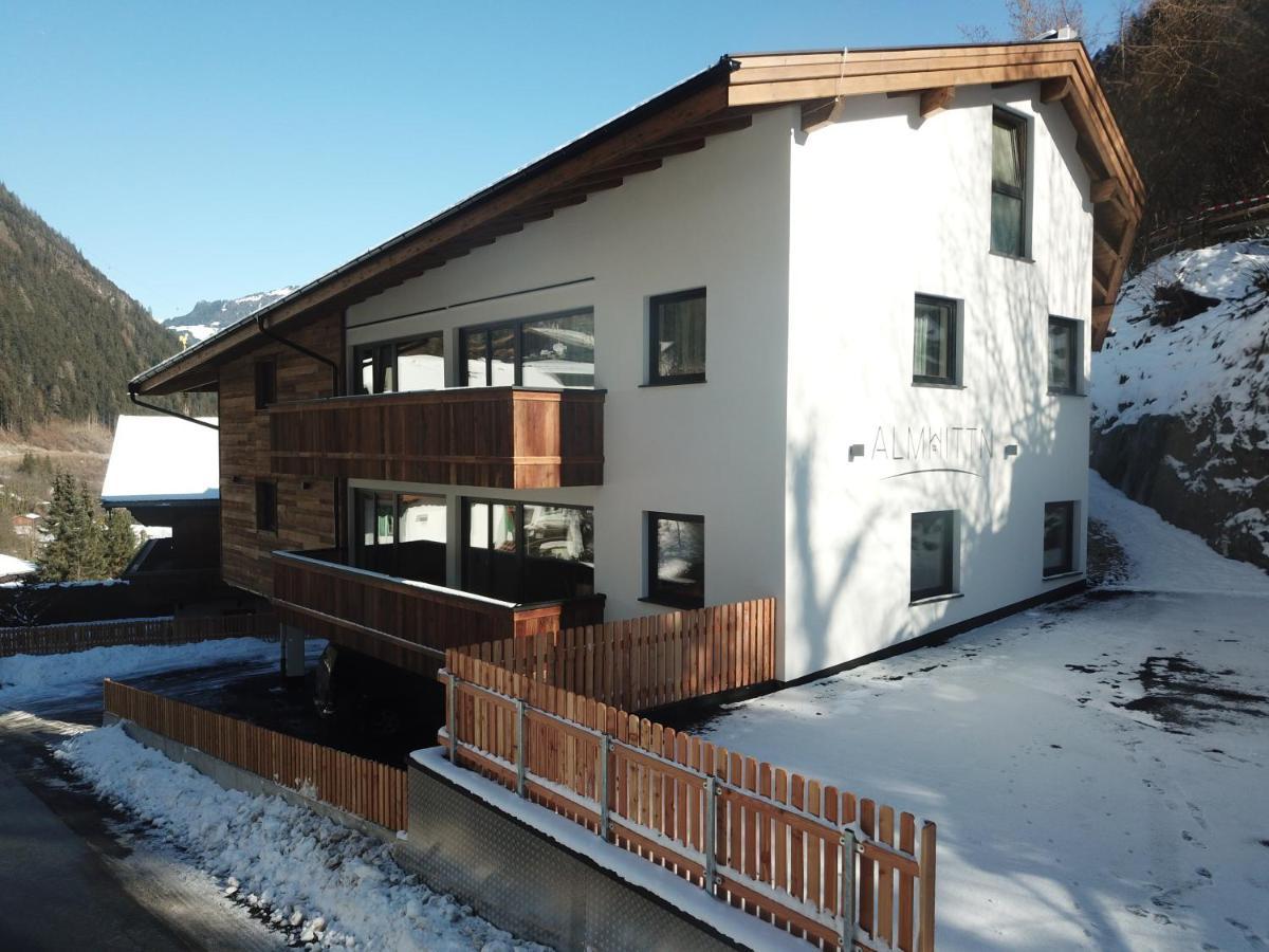 Almhittn - Luxus Appartements Финкенберг Экстерьер фото