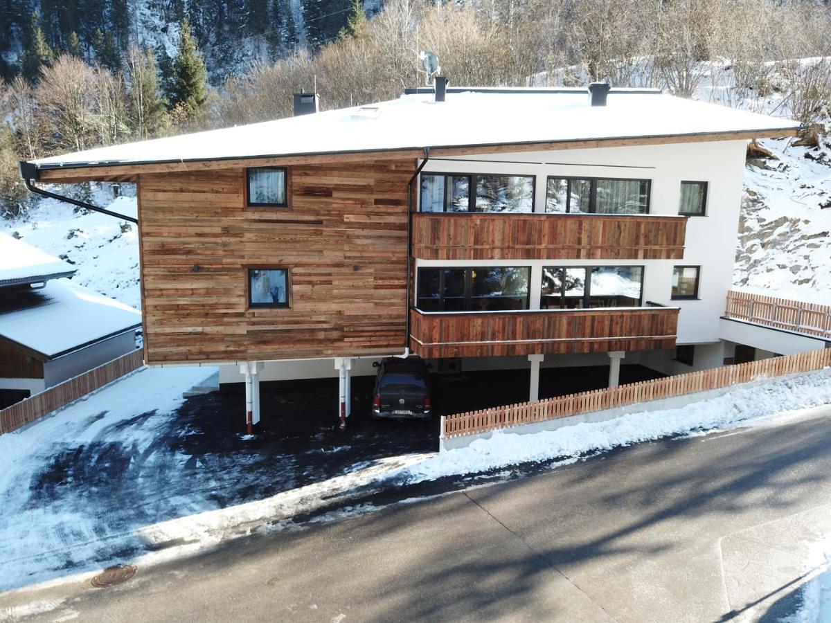 Almhittn - Luxus Appartements Финкенберг Экстерьер фото