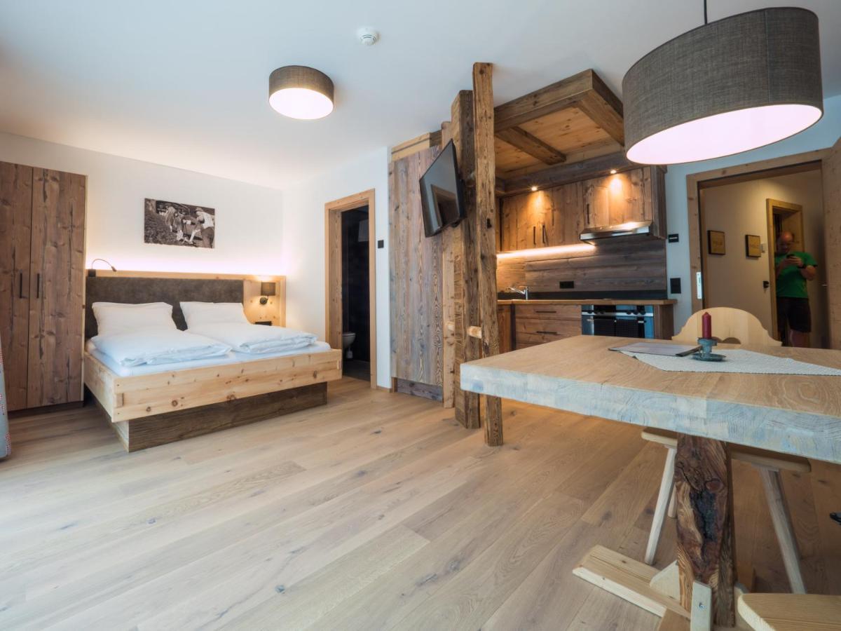 Almhittn - Luxus Appartements Финкенберг Экстерьер фото