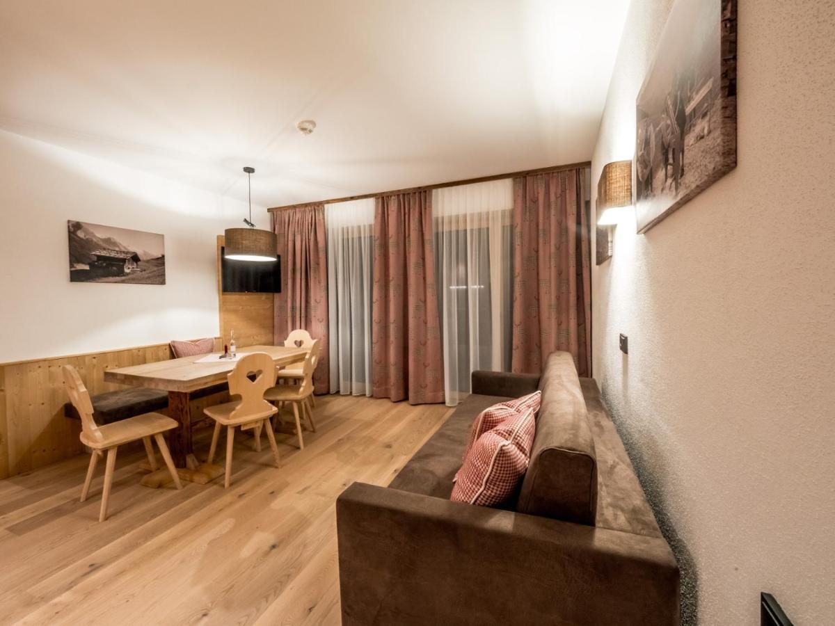 Almhittn - Luxus Appartements Финкенберг Экстерьер фото